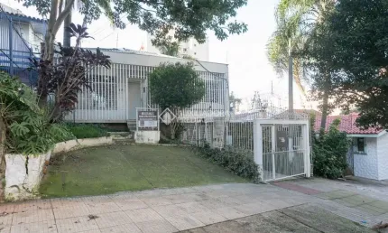 Casa com 4 quartos à venda na rua itaboraí, 230, jardim botânico, porto alegre, 180 m2 por r$ 1.050.000