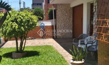 Casa com 3 quartos à venda na Rua Dom Jaime de Barros Câmara, 790, Sarandi, Porto Alegre, 207 m2 por R$ 620.000