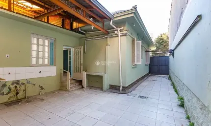 Casa com 3 quartos à venda na Rua Doutor Sebastião Leão, 179, Azenha, Porto Alegre, 150 m2 por R$ 745.000