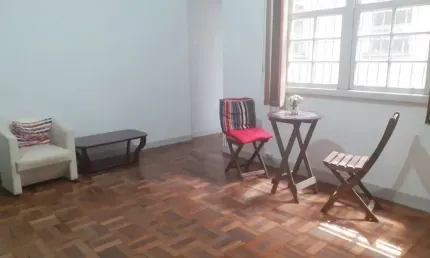 Apartamento com 2 quartos à venda na Praça Conde de Porto Alegre, 47, Centro Histórico, Porto Alegre, 73 m2 por R$ 260.000