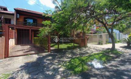 Casa com 5 quartos à venda na Rua Miracema, 287, Chácara das Pedras, Porto Alegre, 378 m2 por R$ 2.000.000