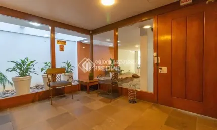 Sala comercial à venda na avenida iguassu, 197, petrópolis, porto alegre, 136 m2 por r$ 365.000