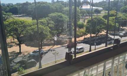 Apartamento com 3 quartos à venda na Avenida Osvaldo Aranha, 1092, Bom Fim, Porto Alegre, 117 m2 por R$ 490.000