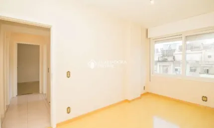 Apartamento com 2 quartos à venda na Avenida Senador Salgado Filho, 257, Centro Histórico, Porto Alegre, 63 m2 por R$ 220.000