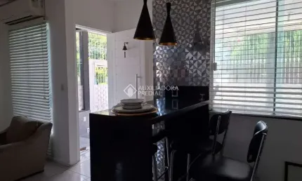 Casa com 2 quartos à venda na Rua Romano Rolando Botin, 101, Hípica, Porto Alegre, 110 m2 por R$ 299.000