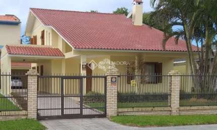 Casa com 3 quartos à venda na JOAO CRISTIANO SCHEFFER FILHO, 573, Zona Nova, Capão da Canoa, 256 m2 por R$ 1.650.000