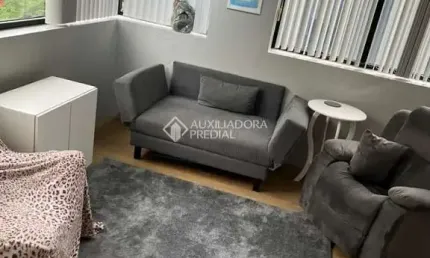 Sala comercial à venda na Avenida Cristóvão Colombo, 3187, Floresta, Porto Alegre, 53 m2 por R$ 240.000