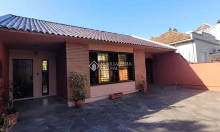 Casa com 3 quartos à venda na Rua Doutor Mário Totta, 1770, Tristeza, Porto Alegre, 389 m2 por R$ 1.290.000