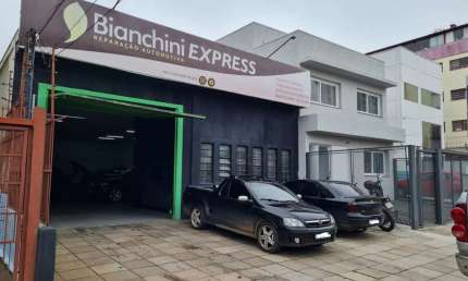 Barracão / Galpão / Depósito à venda na Rua Jari, 232, Passo da Areia, Porto Alegre, 330 m2 por R$ 1.100.000