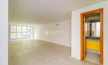 Sala comercial à venda na Rua Padre Chagas, 35, Moinhos de Vento, Porto Alegre, 56 m2 por R$ 553.500