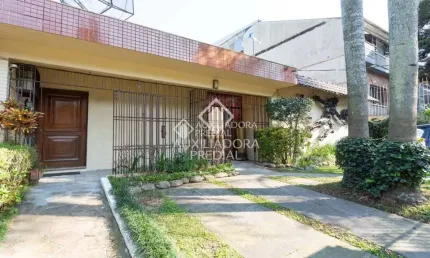 Casa com 7 quartos à venda na Rua Estácio de Sá, 332, Chácara das Pedras, Porto Alegre, 470 m2 por R$ 1.485.000