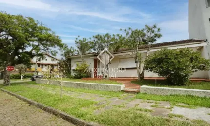 Casa com 2 quartos à venda na rua chavantes, 334, vila assunção, porto alegre, 130 m2 por r$ 895.000