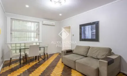 Apartamento com 2 quartos à venda na Praça Conde de Porto Alegre, 77, Centro Histórico, Porto Alegre, 48 m2 por R$ 369.000