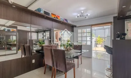 Casa com 3 quartos à venda na Rua Ivo Walter Kern, 320, Hípica, Porto Alegre, 133 m2 por R$ 740.000