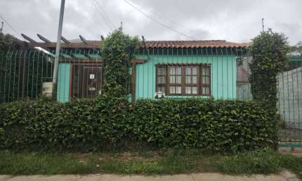 Casa com 4 quartos à venda na Rua Hermeto Bermudez, 122, Jardim Leopoldina, Porto Alegre, 112 m2 por R$ 460.000