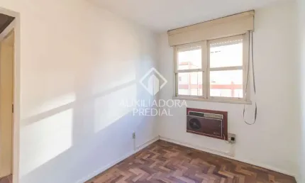 Apartamento com 2 quartos à venda na travessa escobar, 469, camaquã, porto alegre, 48 m2 por r$ 179.000