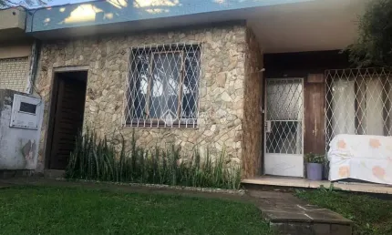Casa com 3 quartos à venda na Rua Gustavo Schmidt, 553, Três Figueiras, Porto Alegre, 300 m2 por R$ 1.200.000
