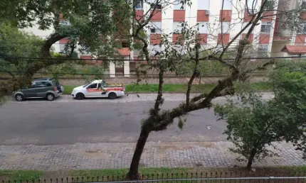 Apartamento com 2 quartos à venda na Rua Joaquim de Carvalho, 110, Vila Nova, Porto Alegre, 52 m2 por R$ 220.000