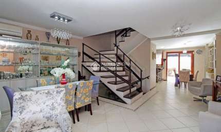 Casa com 4 quartos à venda na Rua Alberto Silva, 830, Vila Ipiranga, Porto Alegre, 285 m2 por R$ 950.000
