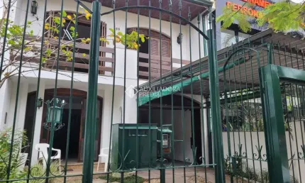 Casa com 5 quartos à venda na rua felipe de oliveira, 596, petrópolis, porto alegre, 400 m2 por r$ 1.990.000