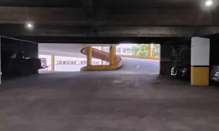 Garagem à venda na Avenida Independência, 160, Independência, Porto Alegre, 13 m2 por R$ 46.000