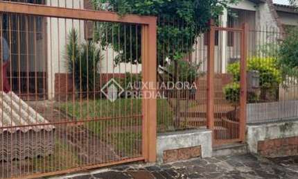Casa com 3 quartos à venda na Zeferino Dutra, 65, Passo das Pedras, Porto Alegre, 130 m2 por R$ 310.000