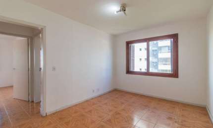 Apartamento com 2 quartos à venda na Rua Luiz de Camões, 864, Santo Antônio, Porto Alegre, 60 m2 por R$ 225.000
