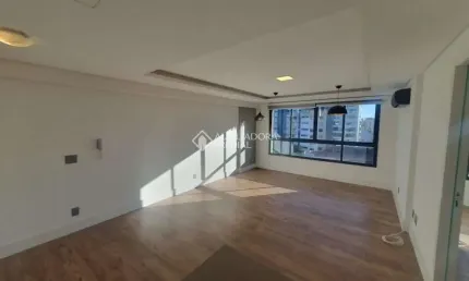 Apartamento com 1 quarto à venda na avenida independência, 1053, independência, porto alegre, 57 m2 por r$ 695.000
