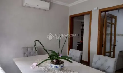 Apartamento com 3 quartos à venda na Rua Doutor João Simplício Alves de Carvalho, 1012, Vila Ipiranga, Porto Alegre, 99 m2 por R$ 480.000