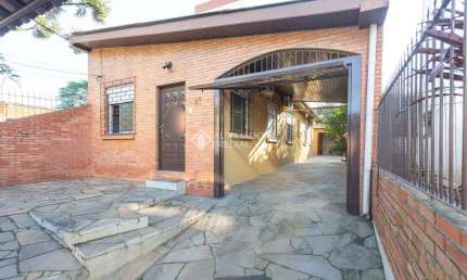 Casa com 3 quartos à venda na Travessa Alfredo Costa, 43, Medianeira, Porto Alegre, 100 m2 por R$ 477.000