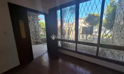 Casa em condomínio fechado com 3 quartos à venda na Rua Doutor Alberto Albertini, 301, São Sebastião, Porto Alegre, 360 m2 por R$ 680.000