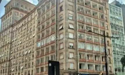 Cobertura com 7 quartos à venda na Avenida Borges de Medeiros, 464, Centro Histórico, Porto Alegre, 137 m2 por R$ 700.000