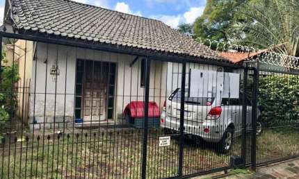 Casa com 3 quartos à venda na Rua Marechal Simeão, 114, Passo da Areia, Porto Alegre, 180 m2 por R$ 595.000