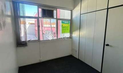 Sala comercial à venda na Avenida Osvaldo Aranha, 734, Bom Fim, Porto Alegre, 25 m2 por R$ 150.000