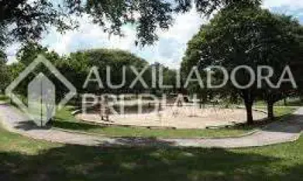 Terreno em condomínio fechado à venda na Rua Ramis Galvão, 305, Passo da Areia, Porto Alegre, 375 m2 por R$ 870.000