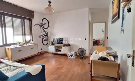 Apartamento com 2 quartos à venda na rua cabral, 100, rio branco, porto alegre, 70 m2 por r$ 355.000