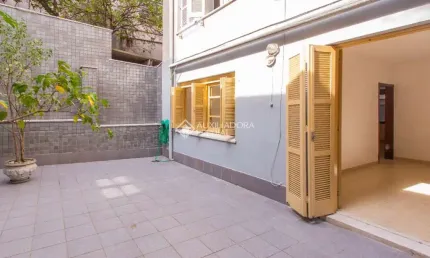 Apartamento com 2 quartos à venda na Rua Demétrio Ribeiro, 1058, Centro Histórico, Porto Alegre, 122 m2 por R$ 352.000