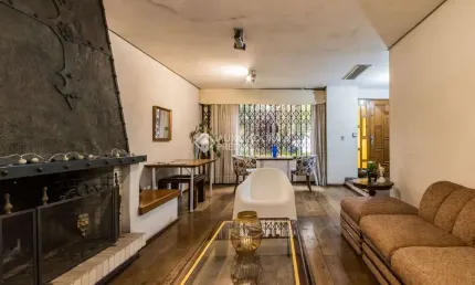 Casa com 3 quartos à venda na rua quintino bocaiúva, 400, rio branco, porto alegre, 271 m2 por r$ 2.500.000
