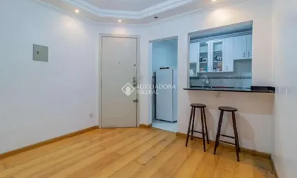 Apartamento com 2 quartos à venda na Rua Duque de Caxias, 1379, Centro Histórico, Porto Alegre, 48 m2 por R$ 298.000