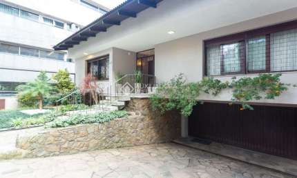 Casa com 3 quartos à venda na Travessa Saúde, 42, Auxiliadora, Porto Alegre, 237 m2 por R$ 2.749.000