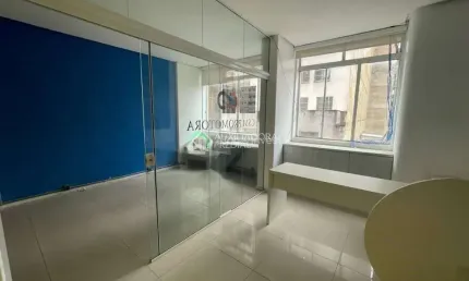 Sala comercial à venda na Rua Marechal Floriano Peixoto, 13, Centro Histórico, Porto Alegre, 55 m2 por R$ 156.000