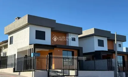 Casa com 3 quartos à venda na Rua Adolíbio Seibel, 266, Centro, Bom Princípio, 159 m2 por R$ 742.000