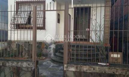 Casa com 3 quartos à venda na Rua Artur Fabião Carneiro, 35, Passo da Areia, Porto Alegre, 250 m2 por R$ 750.000