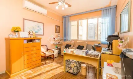 Apartamento com 2 quartos à venda na Rua Demétrio Ribeiro, 1168, Centro Histórico, Porto Alegre, 70 m2 por R$ 410.000