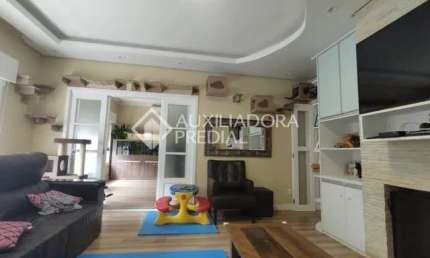 Casa com 3 quartos à venda na Rua Eustáquio Inácio da Silveira, 365, Belém Novo, Porto Alegre, 196 m2 por R$ 658.000