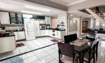 Casa com 4 quartos à venda na Rua Jerolomo Minuzo, 146, Vila Nova, Porto Alegre, 356 m2 por R$ 849.000