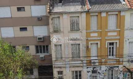 Casa com 5 quartos à venda na Rua Demétrio Ribeiro, 748, Centro Histórico, Porto Alegre, 150 m2 por R$ 320.000
