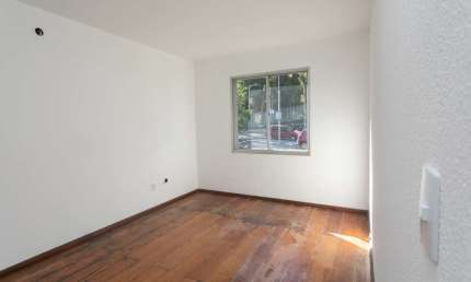 Apartamento com 2 quartos à venda na Beco Antônio Carvalho, 2600, Jardim Carvalho, Porto Alegre, 59 m2 por R$ 180.000