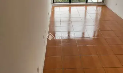 Sala comercial à venda na rua botafogo, 1462, menino deus, porto alegre, 26 m2 por r$ 135.000