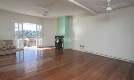 Casa com 3 quartos à venda na Rua Professor Antônio José Remião, 296, Espírito Santo, Porto Alegre, 209 m2 por R$ 690.000